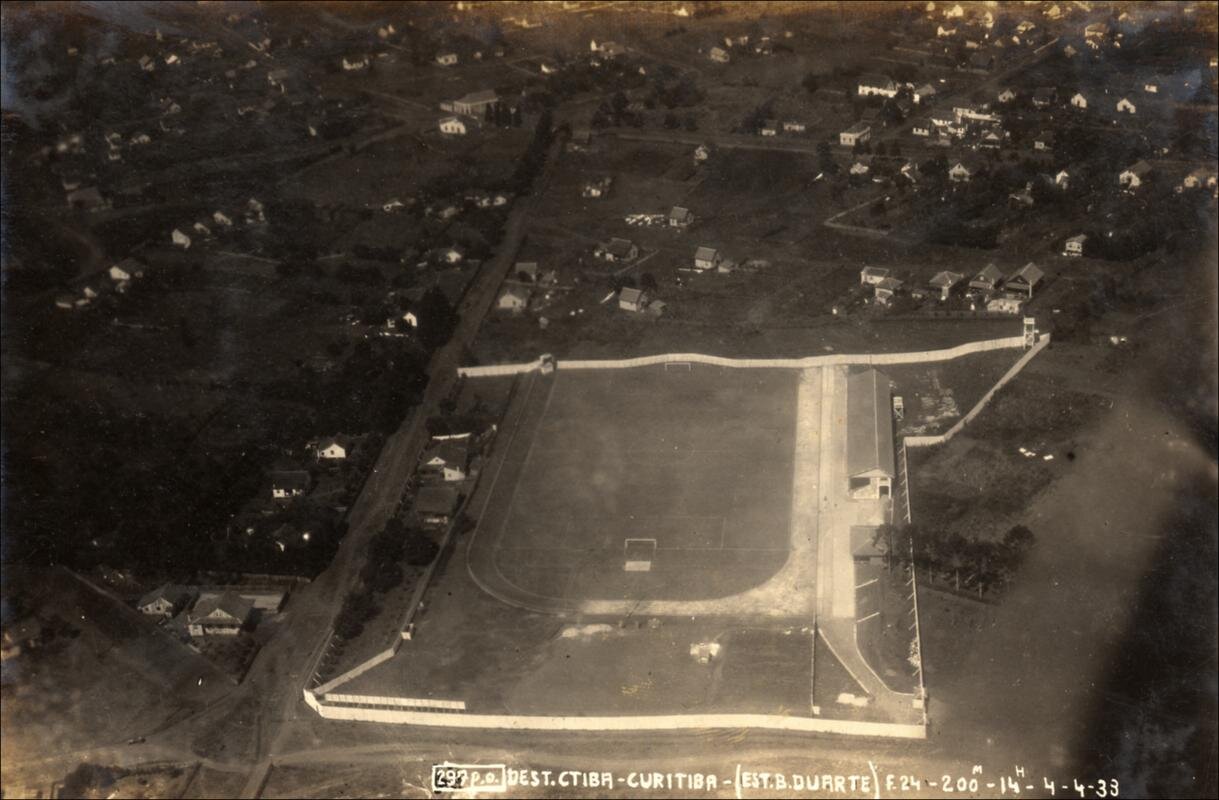 Vista Aérea do Estádio Belfort Duarte - 1933