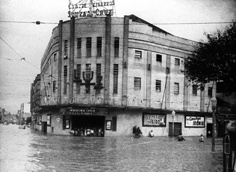 Enchente no Cine luz – 1947