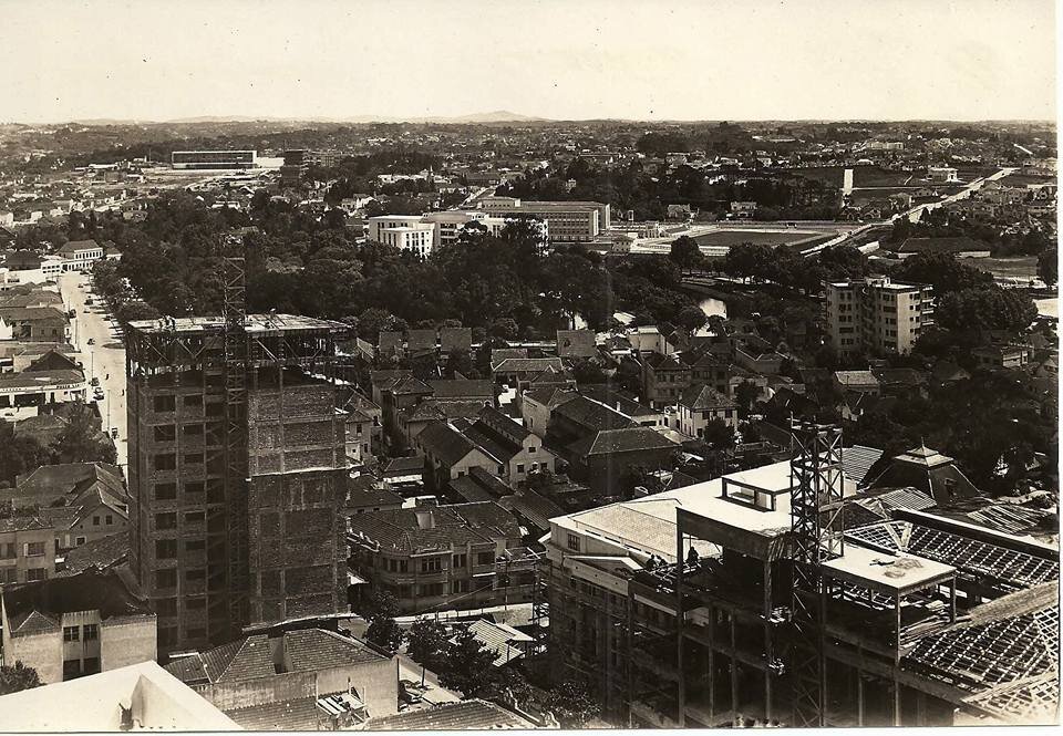 Vista aérea da construção da Universidade Federal do Paraná - Década de 1950