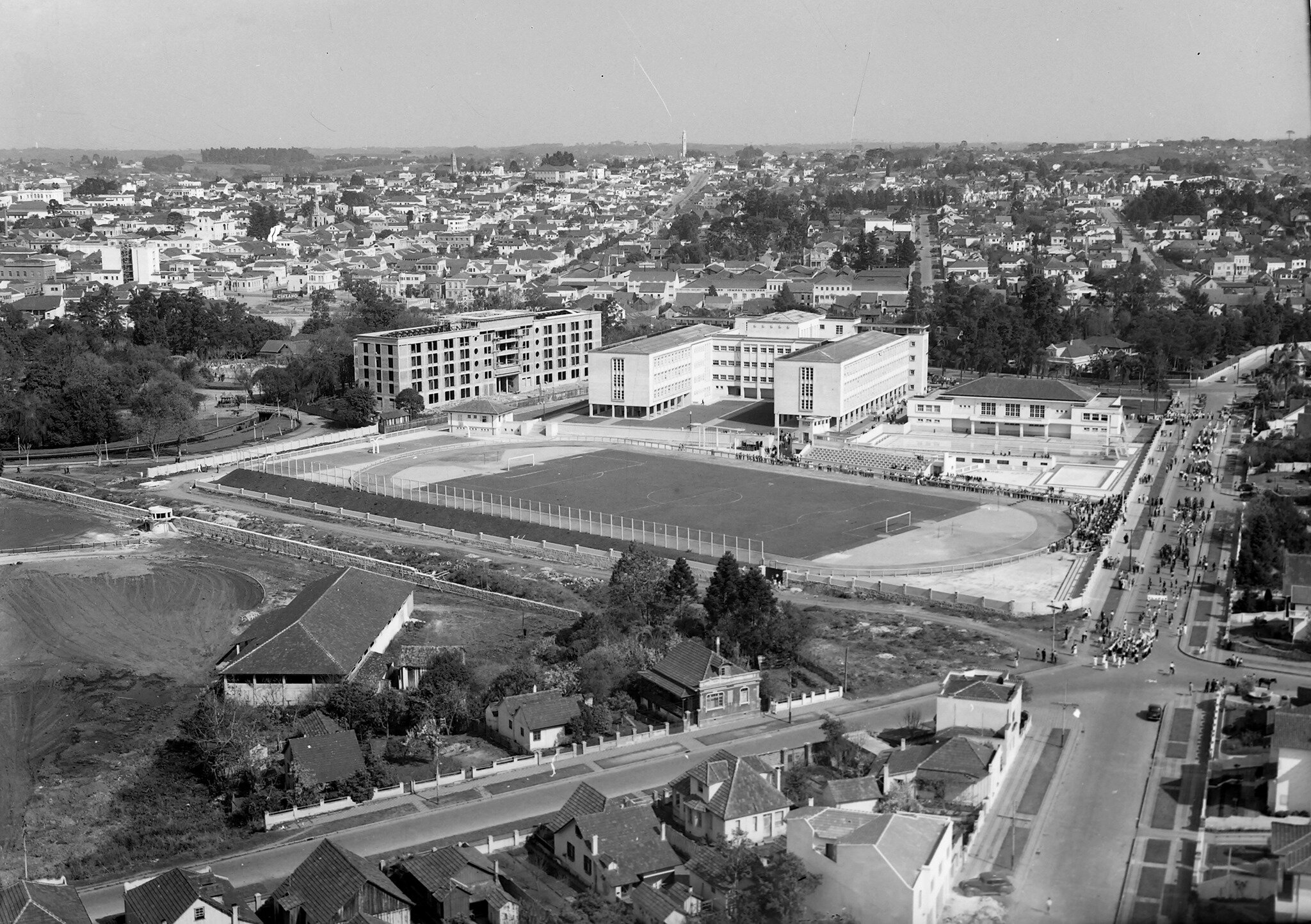 Vista Panorâmica do alto do HC para o Colégio Estadual do Paraná - Década de 1950