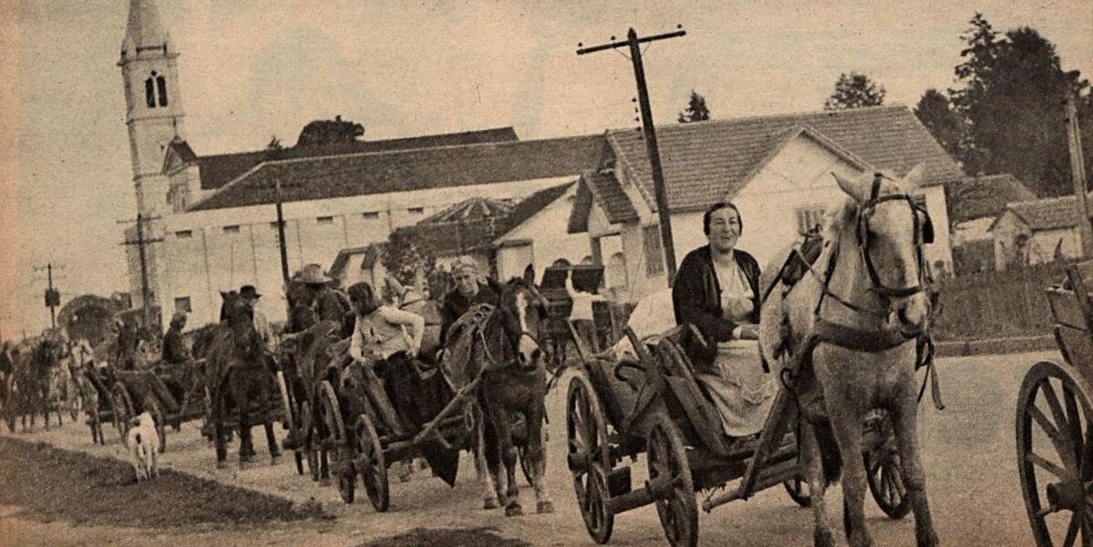 Carroças na rua Manoel Ribas - 1957