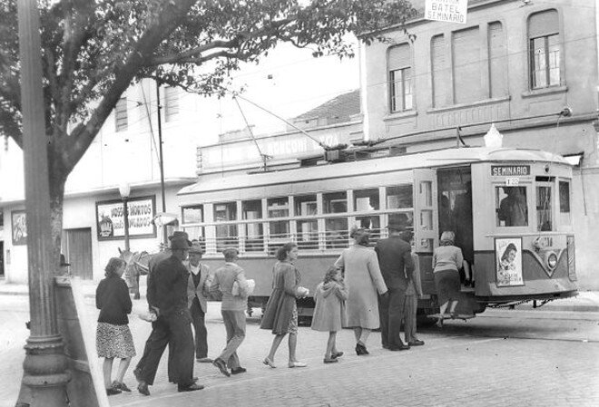 Bonde na praça Zacarias - Década de 1940