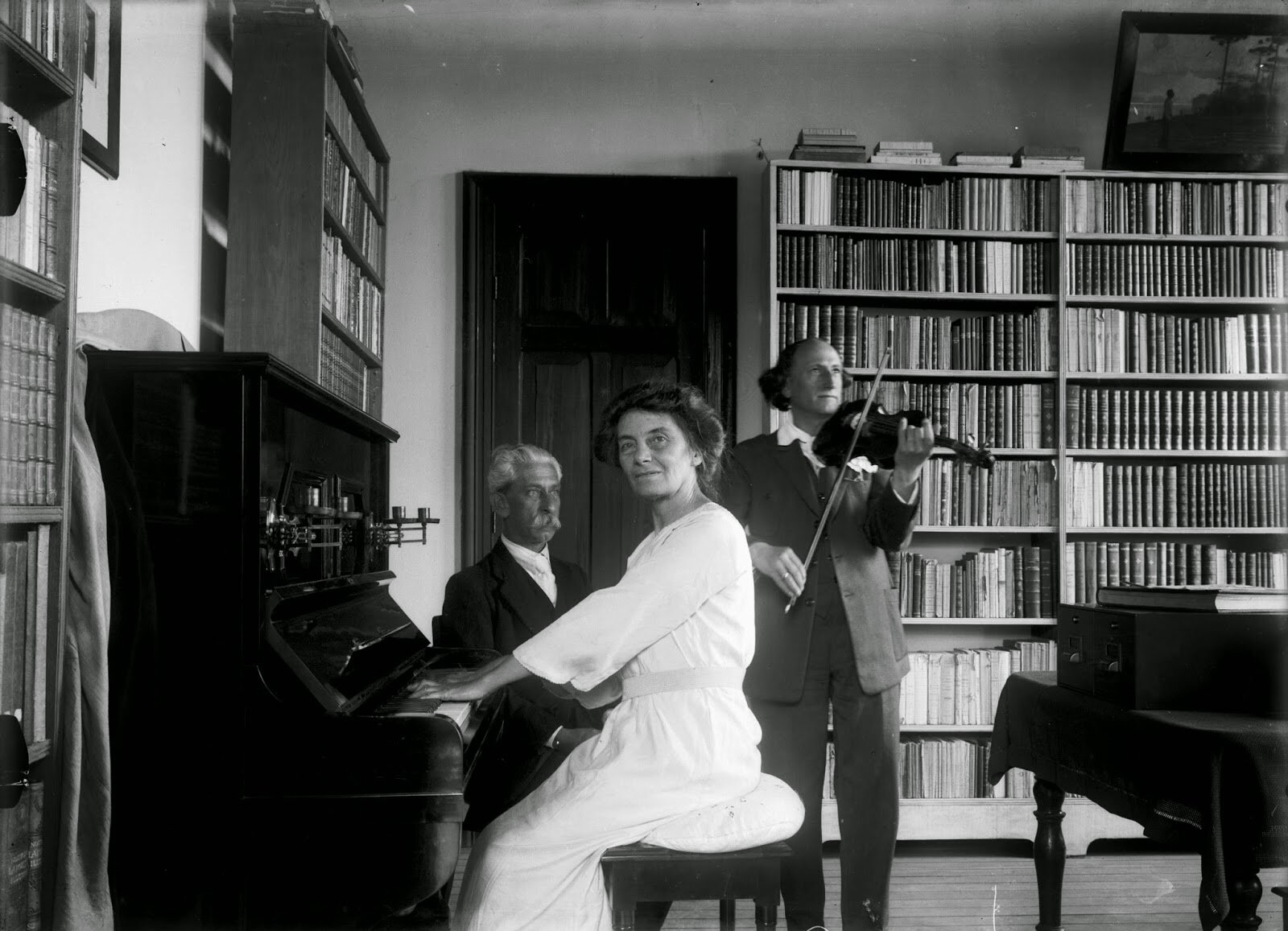 Ida Hoffmann, Conde Albert Costet de Mascheville e Dario Vellozo - Década de 1920