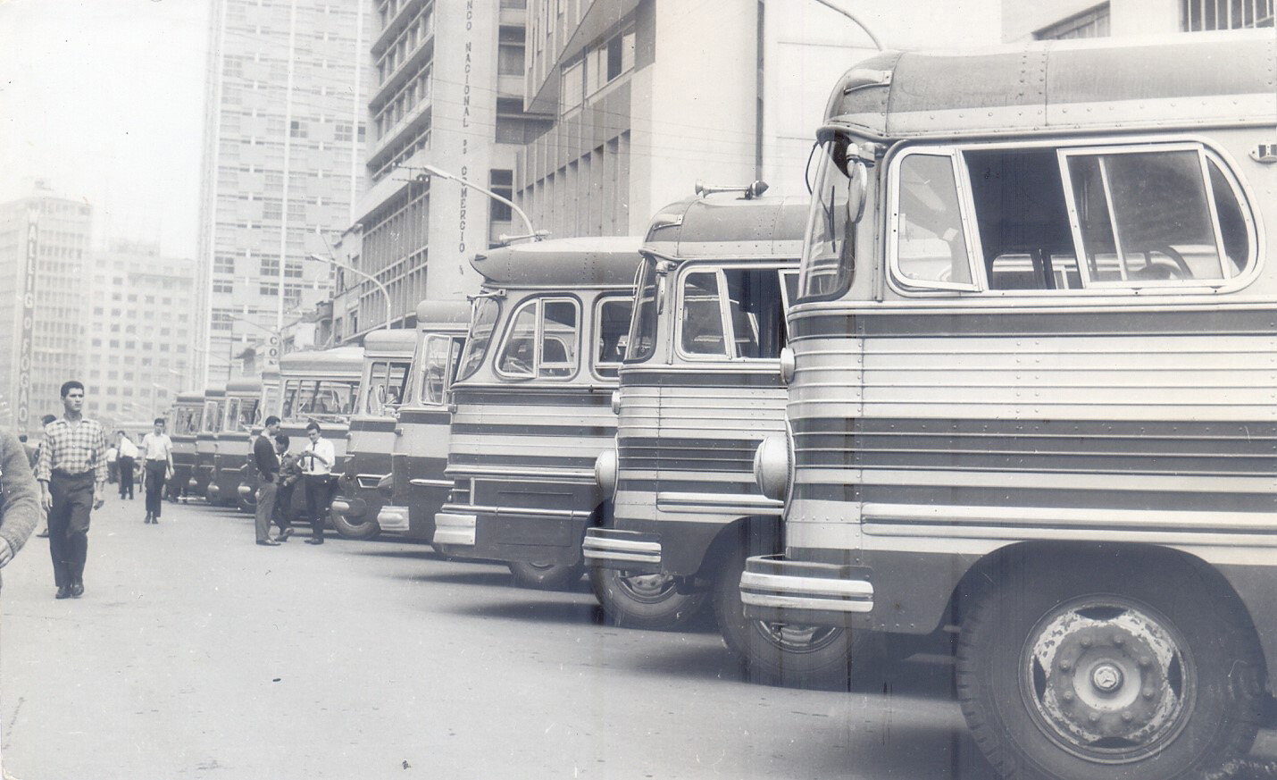 Nova frota do transporte coletivo - 1966