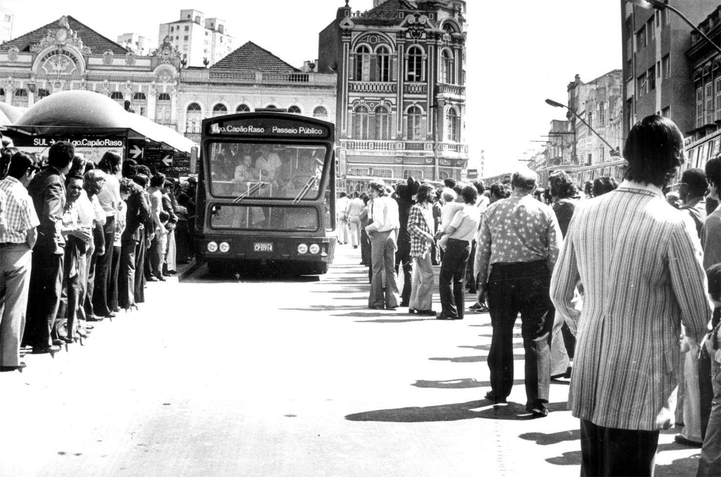 Ônibus Expresso Eixo Norte/Sul - 1974 